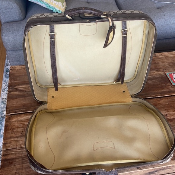 SOLD!! Authentic vintage Gucci suitcase with luggage tag - Picture 3 of 16